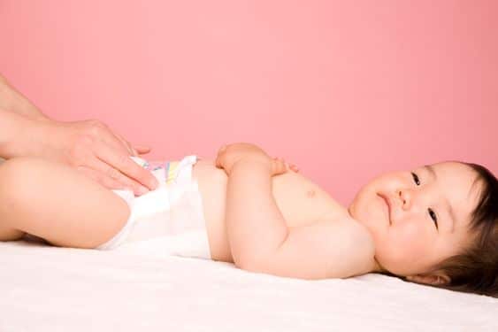 beby wearing diapers